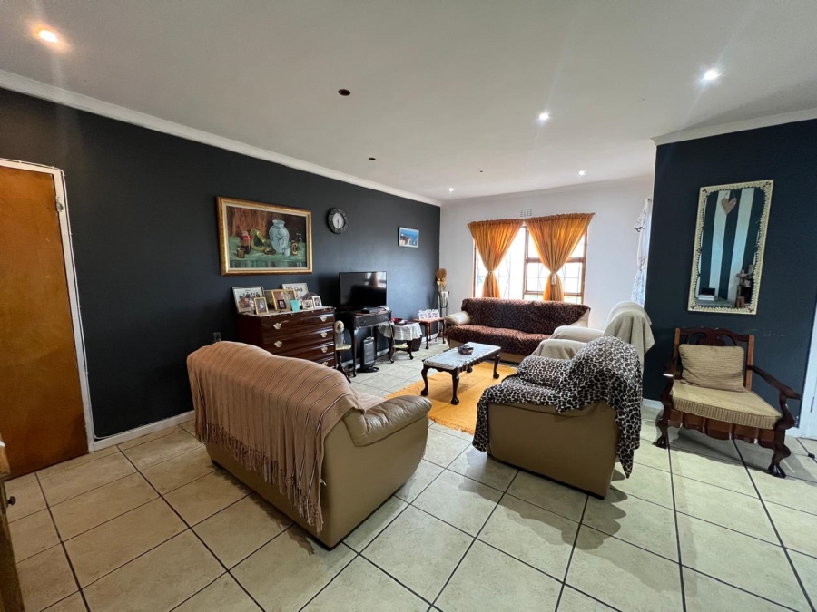 3 Bedroom Property for Sale in Diazville Western Cape